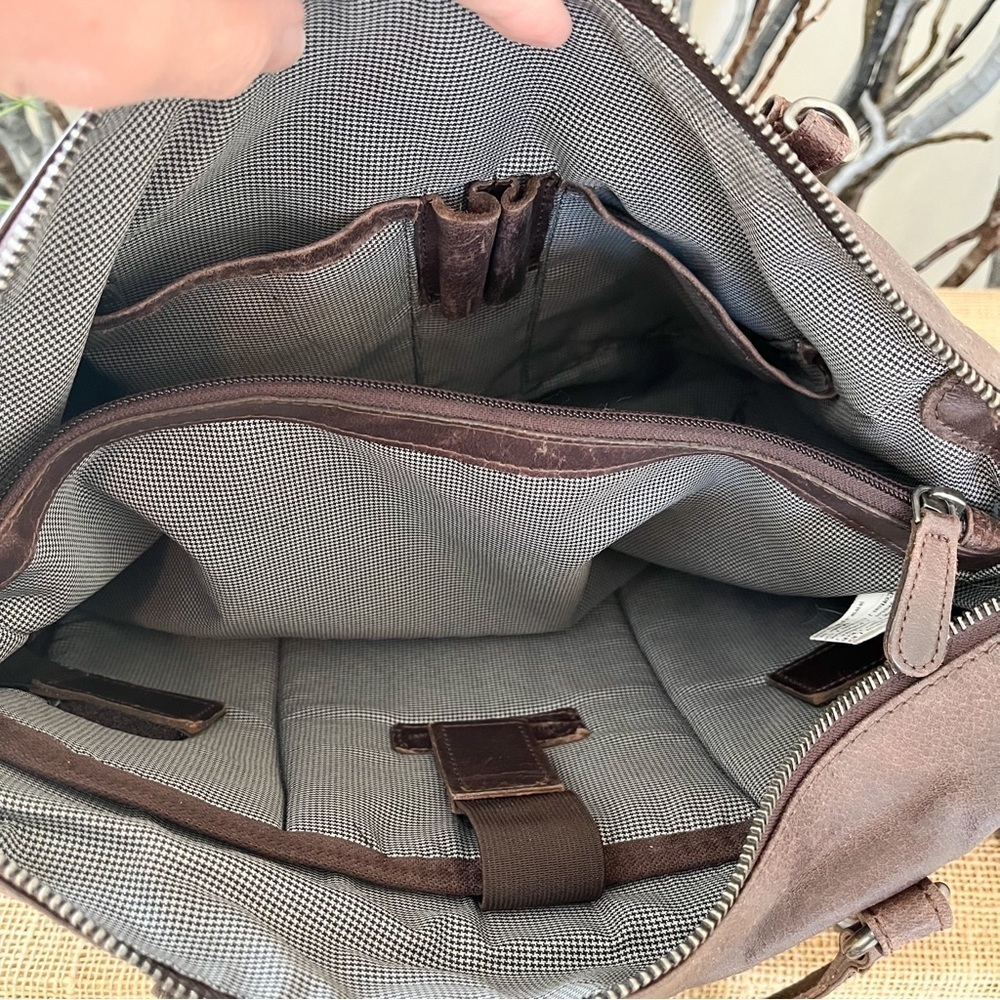Spikes & Sparrow Leather Tote with Padded Tablet Compartment - Picture 10 of 13